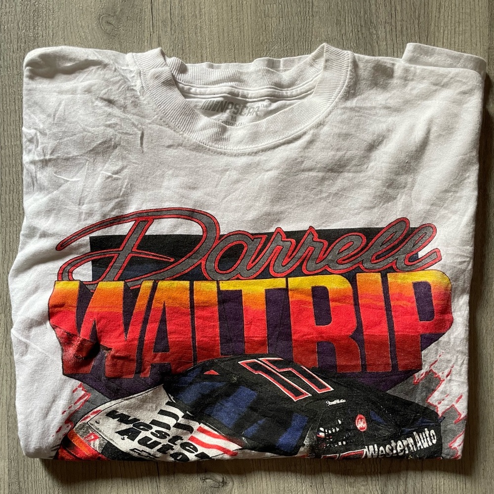 DARRELL WALTRIP NASCAR LONG SLEEVE T SHIRT SIZE MEDIUM